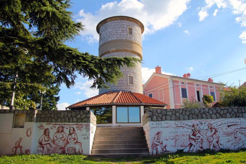 Apartment Lorna&Igor Zuvic Omišalj Exterior foto
