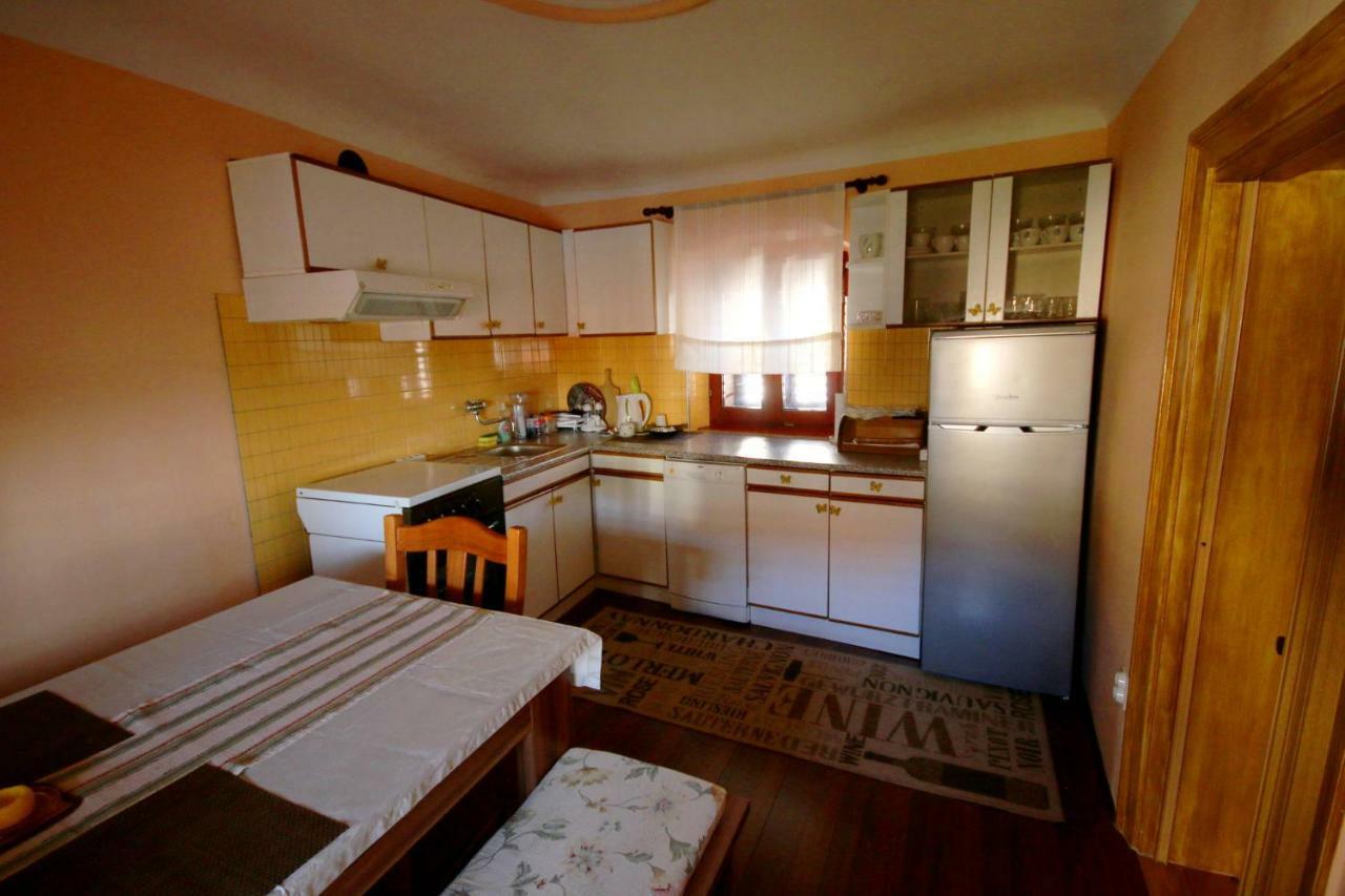 Apartment Lorna&Igor Zuvic Omišalj Exterior foto